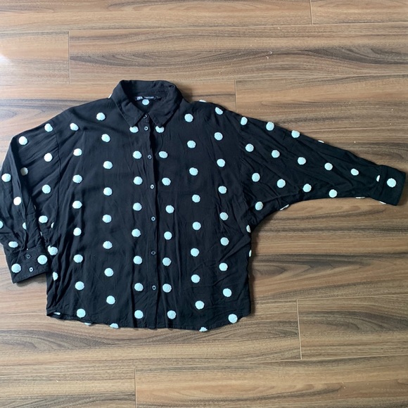 Zara polka dot button up shirt Pom poms - Picture 3 of 10
